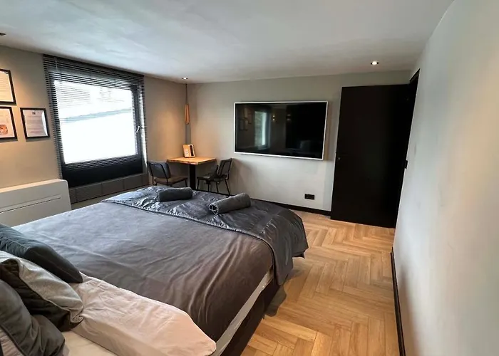 Boutique Le Faucon Panzió 3*